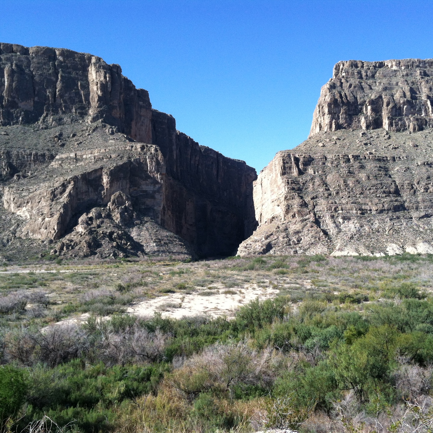 N134a: Carbonate and Shale Faulting and Fracturing Field Seminar